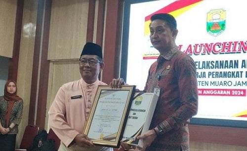 Tercepat Lapor DPA 2024, sekretariat DPRD Muaro Jambi Terima Penghargaan