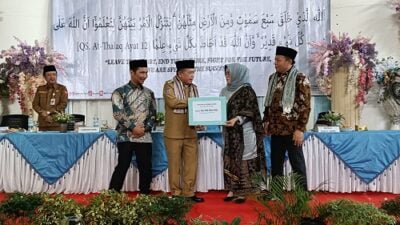 Gubernur Al Haris Beri Sumbangan Rp 200 juta Pelepasan Kelas XII MAN Insan Cendekia