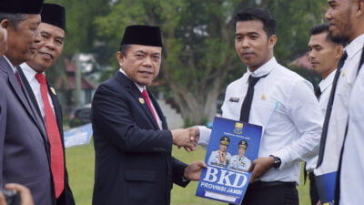 Serahkan SK 1860 PPPK Pemprov Jambi Formasi 2023 Gubernur Al Haris Semangat dan Tunjukkan Kinerja dengan Baik