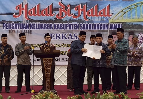 Disaksikan CE Perkasa Deklarasi Dukung Haris-Sani di Pilgub Jambi 2024