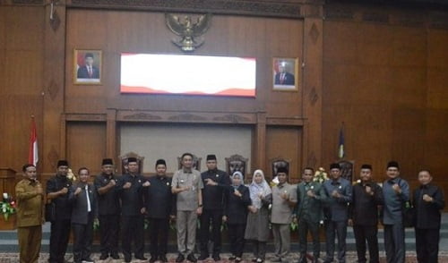 Ketua DPRD Muaro Jambi Pimpin Paripurna Rekomendasi LKPJ Bupati Tahun 2023