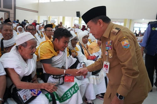 Lepas JCH Kloter 23, Gubernur Al Haris Pemprov Jambi Komitmen Berikan yang Terbaik Bagi Jemaah