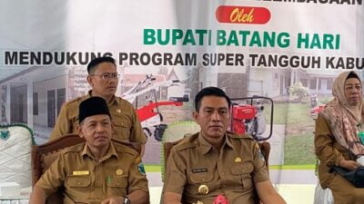Melalui Dinas PPP, Pemkab Batanghari Serahkan Bantuan Alsintan Kepada Kelompok Tani Lingkup Batanghari