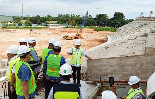 Sidak Proyek Stadion di Pijoan Gubernur Al Haris Optimis Akhir 2024 Jambi Punya Stadion Sepakbola Megah