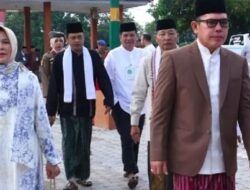 Wako Ahmadi Shalat Idul Fitri Bersama Warga di Lapangan Merdeka Kota Sungai Penuh