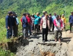 Wako Ahmadi Tinjau Jalan Rusak di Kecamatan Kumun Debai