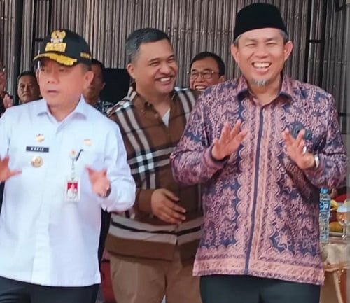 Al Haris (kiri) dan H Abdul Rahman (kanan)