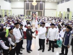 Sambut Kepulangan 446 Jemaah Haji Jambi Kloter 25, Sekda Sudirman: Tingkatkan Keimanan dan Ketaqwaan