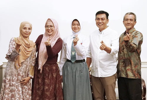 Lulus Paskibraka Nasional Rahma Az Zahra Audiensi Bersama Bupati Batanghari