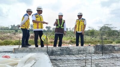 Gubernur Al Haris Pantau Pembangunan Tol Baleno