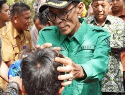 Penyaluran Bantuan Sosial Untuk Komunitas Adat Terpencil dihadiri Wabup Bakhtiar
