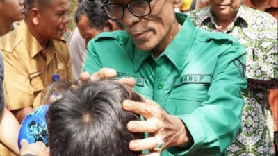 Penyaluran Bantuan Sosial Untuk Komunitas Adat Terpencil dihadiri Wabup Bakhtiar