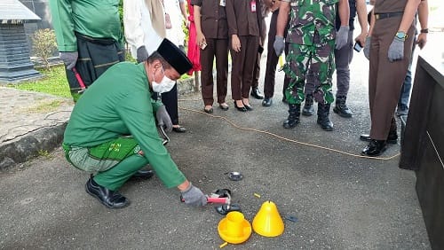 Sekwan Hadiri Pemusnahan barang bukti yang telah memiliki inkracht