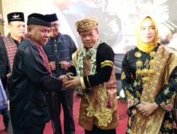 Al Haris Dianugerahi Gelar Adat Sutan Rajo Alam Nan Kuniang Oleh LKAAM Pariaman