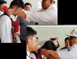 H Abdul Rahman-H Andi Muhammad Guntur Sambut Atlet PON Jambi dan Serahkan Uang Pembinaan