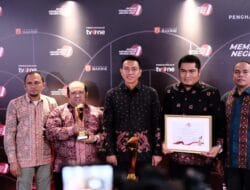 TV ONE Berikan Penghargaan Kepada Bupati Batanghari