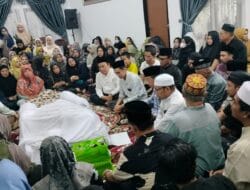 Al Haris Melayat ke Rumah Duka Rektor UIN Alm Prof Asad Isma