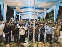 Silaturahmi di Singkut: Al Haris Didoakan Kyai Haji Kamil Lanjut Dua Periode