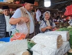 Video Momen H Abdul Rahman dan H Andi Muhammad Guntur Disambut Antusias di Pasar Angso Duo