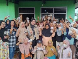 Istri H Andi Muhammad Guntur Silahturahmi dengan Emak-emak Kelurahan Pasir Putih