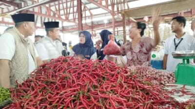 Blusukan ke Pasar Auduri, Pedagang Siap Menangkan Rahman – Guntur