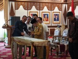 Penyerahan DIPA dan TKD 2025, Gubernur Al Haris: Gunakan Anggaran APBD dengan Bijaksana