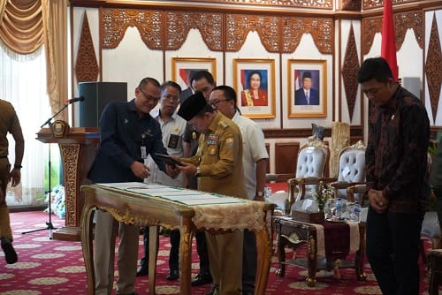 Penyerahan DIPA dan TKD 2025 Gubernur Al Haris Gunakan Anggaran APBD dengan Bijaksana