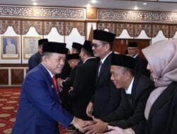 Lantik Kepala Sekolah dan Pejabat Fungsional, Gubernur Al Haris Dorong Maksimalkan Program Pengembangan SDM