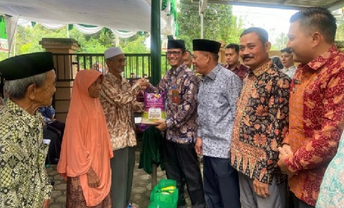 Bupati Batanghari Melalui Asisten I Hadiri Penyerahan Bansos Bumdesma Lkd Teras mandiri Ma Bulian
