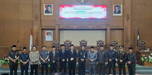 Paripurna DPRD Muaro Jambi Tetapkan BBS-Jun Mahir Sebagai Bupati dan Wakil Bupati Periode 2025-2030