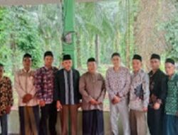 Wakil DPRD Muaro Jambi Jurjani Bersama Masyarakat Lakukan Ziarah Kubur