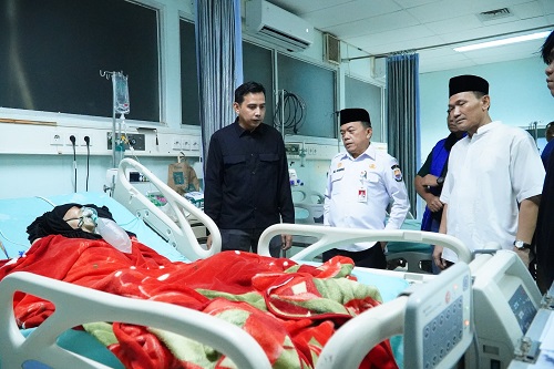Malam Takbiran Gubernur Al Haris Kunjungi Pasien di RSUD Raden Mattaher