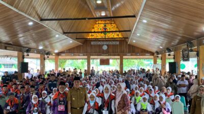 Bupati Fadhil Lepas Keberangakatan 198 Orang Calon Jama’ah Haji Asal Batanghari