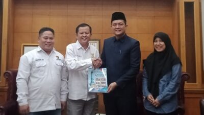 Ketua DPRD M Hafiz Terima Laporan Kinerja Komisi Informasi 2024