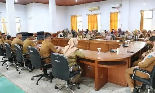 Sekretariat DPRD Gelar Rapat Evaluasi Kinerja Pegawai