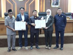 Bupati Fadhil Bersama Unsur Pimpinan DPRD Tandatangani Nota Kesepakatan Rancangan Perubahan KUA & PPAS TA 2025