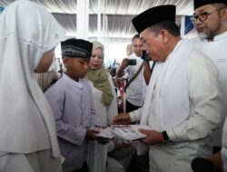 Berbagi Kebahagiaan, Pemprov Jambi Santuni 2.100 Anak Yatim Piatu