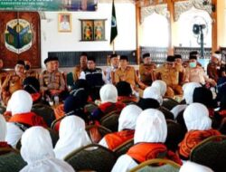 Kepulangan Jama’ah Haji Asal Batang Hari Disambut Hangat Oleh Bupati Muhammad Fadhil Arief
