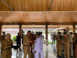 Bupati Fadhil Lantik PJ Kades Mekar Jaya dan Kampung Pulau