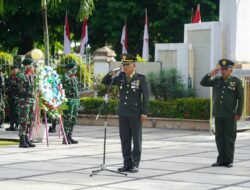 Ziarah Nasional HUT TNI ke-80, Korem 042/Gapu Tabur Bunga di TMP Satria Bakti Jambi