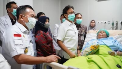 Menkes dan Gubernur Al Haris Tinjau Operasi Jantung Perdana di RSUD Raden Mattaher Jambi