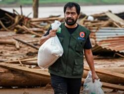 Opini: Pemimpin Bersama Rakyat: Tangisan Sang Penjaga di Tengah Puing Bencana