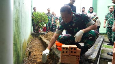 Danrem 042/Gapu Letakkan Batu Pertama Rehab Perluasan Masjid At Taqwa Korem 042/Gapu