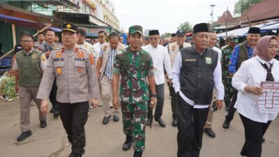 Danrem 042/Gapu dan Wakil Gubernur Jambi Turun ke Pasar Angso Duo, Pastikan Stok dan Harga Bapok Aman Jelang Ramadhan