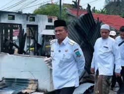 Maulana Turun Langsung ke Lokasi Kebakaran di Solok Sipin, Pastikan 7 KK Korban Dapat Bantuan Darurat