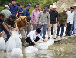 Gubernur Al Haris Tinjau Bendungan PLTA Danau Kerinci, Lepas 10.000 Benih Ikan dan Apresiasi Kemandirian SMK-SPP Negeri 3 Kerinci