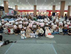 Senyum Ceria 400 Anak Dhuafa Jambi Diajak Rocky Candra Belanja Baju Lebaran