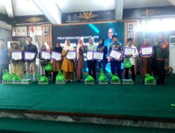 Zulva Fadhil Serahkan Bantuan untuk 13 Korban Bencana di Batang Hari