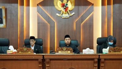 Ketua DPRD Batang Hari Pimpin Paripurna Bahas LKPJ Bupati Tahun 2025