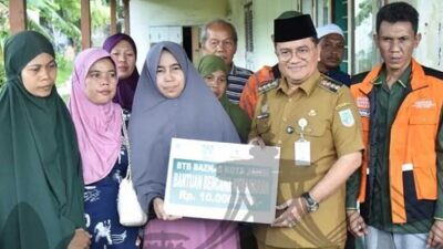 Korban Kebakaran The Hok Terima Bantuan, Pemkot Jambi Janji Bangun Kembali